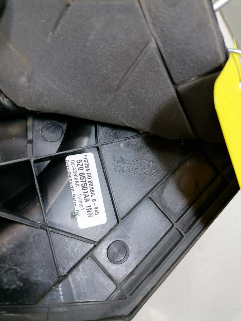 VW Fox original Au&szlig;enspiegel links manuell verstellbar LB9A Candyweiss Bj.2010